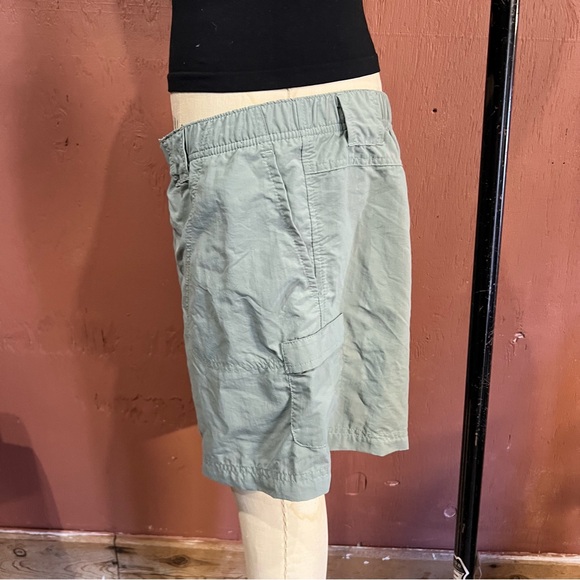 Casual Women's Gray Cargo Shorts - Picture 4 of 7